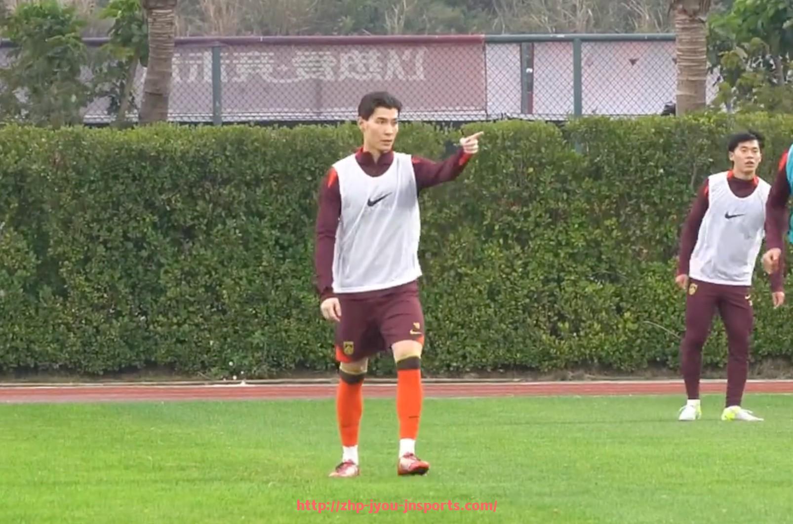 jiuyou九游娱乐-瓦尔迪荣膺英超月度最佳球员的赛季表现解析