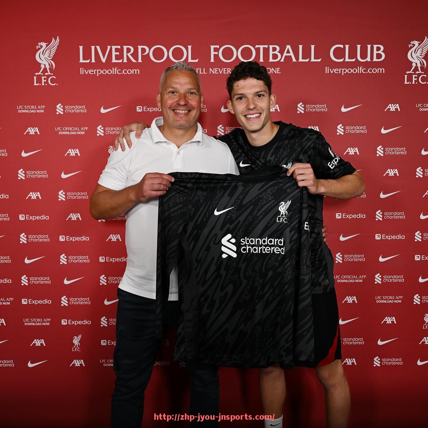 jiuyou九游娱乐-法甲外援引进政策变动与对球队战力影响分析