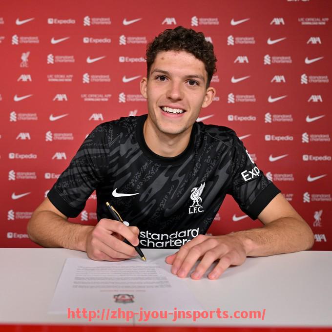 jiuyou九游娱乐-火箭队最新赛季阵容调整及季前表现评估